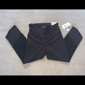 OLD NAVY CROP HIGH RISE GO DRY LEGGINGS. SIZE MED